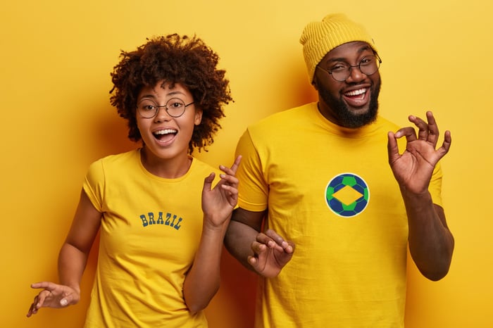 Camisetas com estética Brazilcore