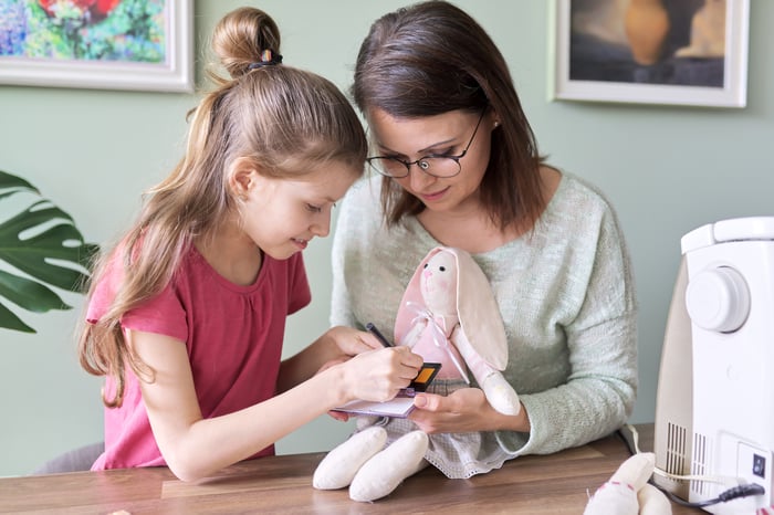 Como trabalhar com artesanato em casa sendo mãe