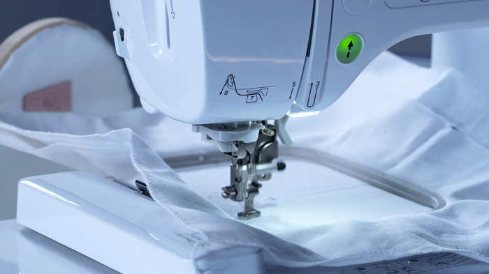 Entretela na máquina de bordado Brother