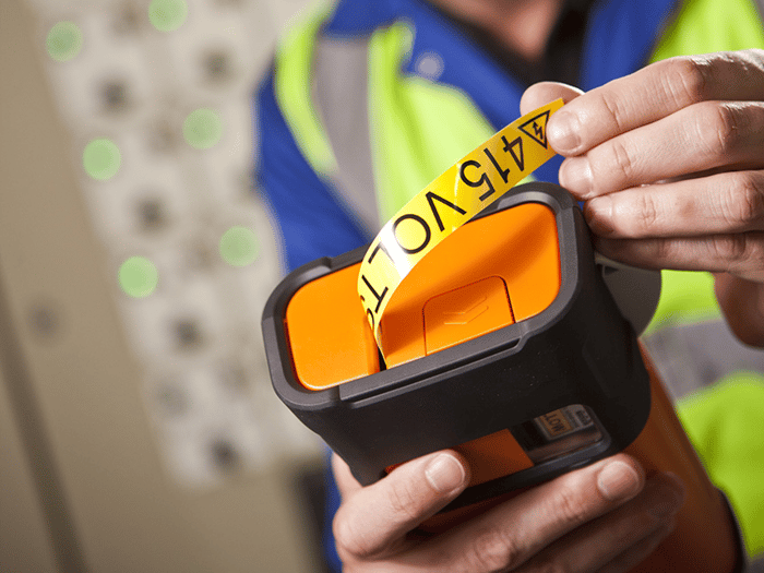 Gestão de ativos industriais com rotulador Brother