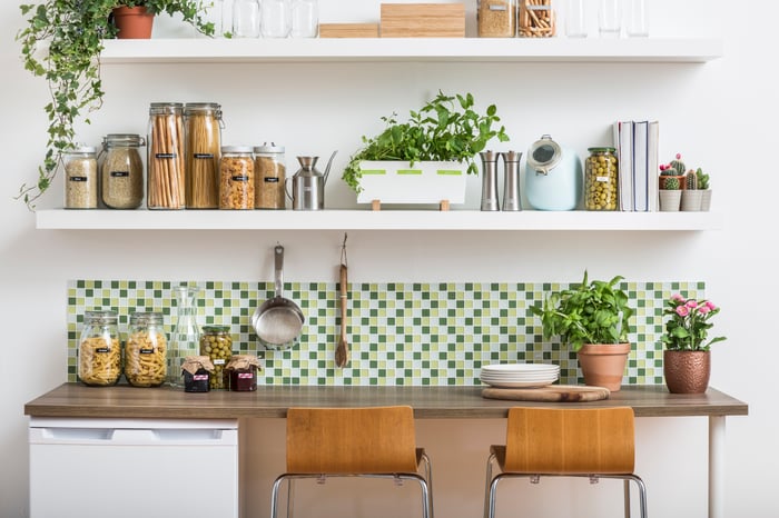 Organização de potes na cozinha