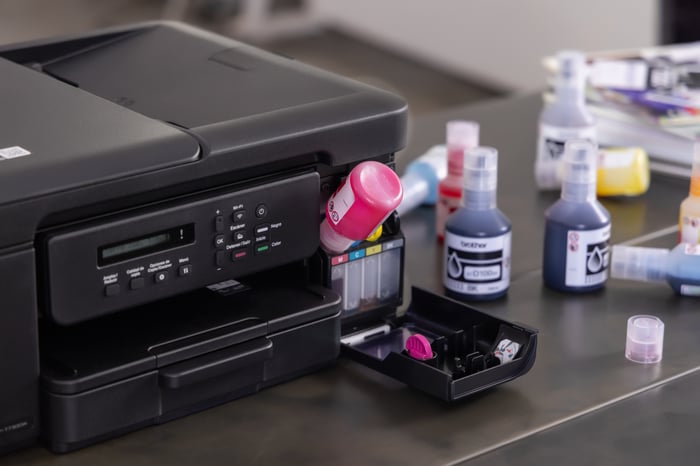 Praticidade no abastecimento de tinta da DCP-T730DW