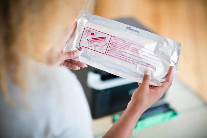 Embalagem do toner de impressão para multifuncionais laser da Brother